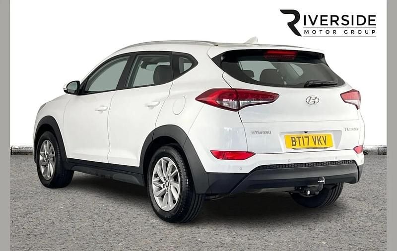 Used Hyundai Tucson SE 141 HP (103 kW) 2017 White SUV