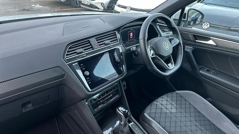 Used VW Tiguan R-line 150 HP (110 kW) 2022 Pure white SUV