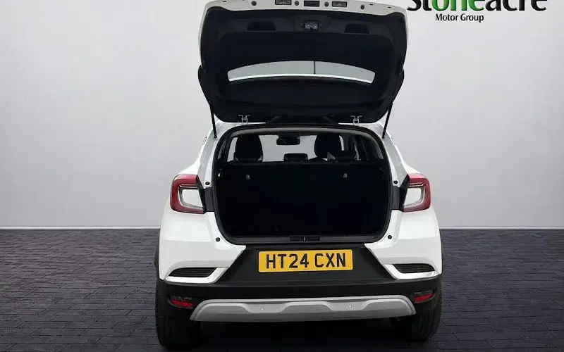 Used Renault Captur Techno 91 HP (66 kW) 2022 White SUV