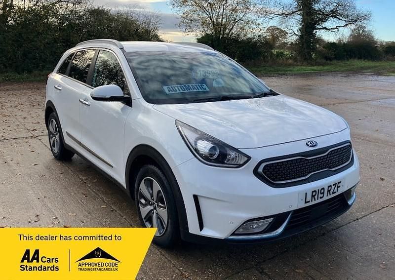 White Used 2019 Kia Niro SUV | £12,995 (Fair price) - Image 1/4