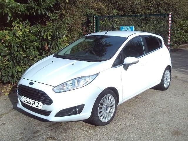 White Used 2015 Ford Fiesta Titanium Hatchback | £6,995 (Fair price) - Image 1/4