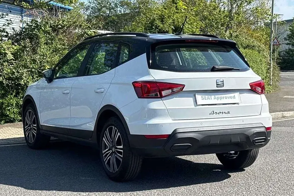 Used Seat Arona SE Technology 94 HP (69 kW) 2023 White SUV