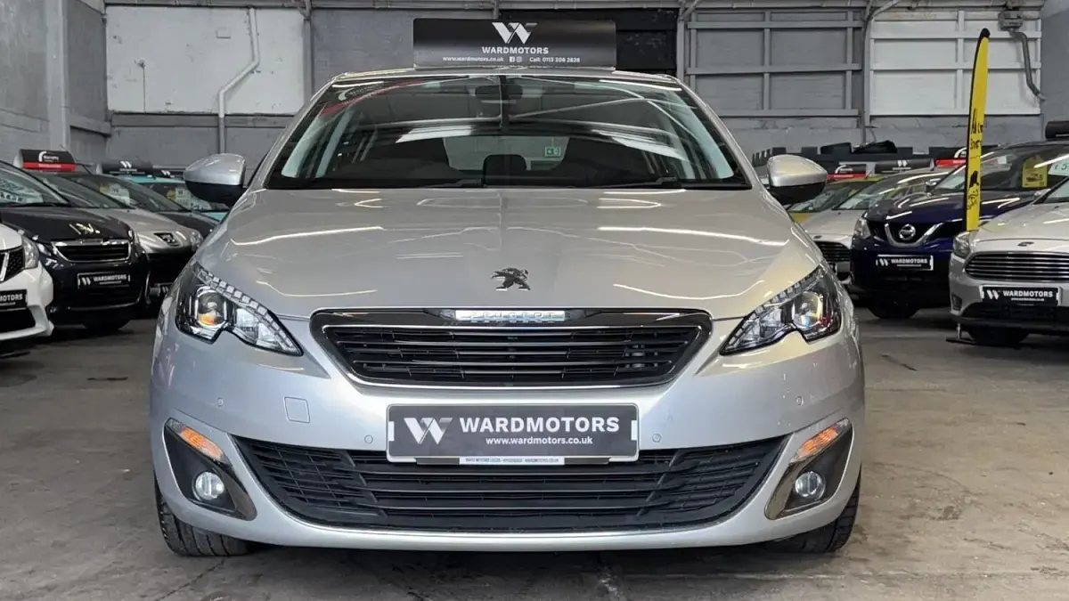 Used Peugeot 308 Allure 130 HP (95 kW) 2017 Silver Hatchback