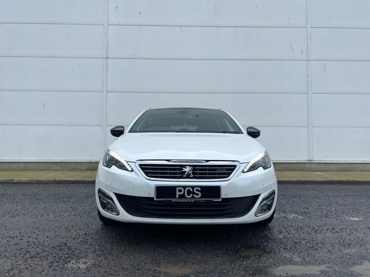 Used Peugeot 308 SW GT-line 120 HP (88 kW) 2016 White Estate