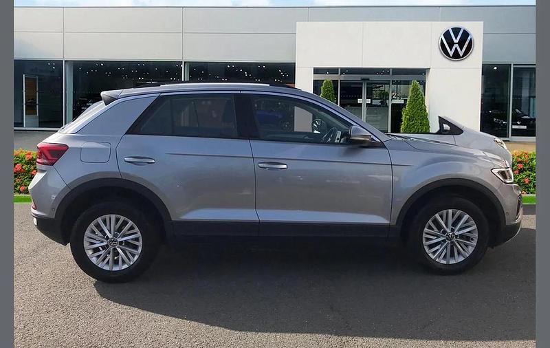 Used VW T-Roc Life 150 HP (110 kW) 2023 Silver SUV