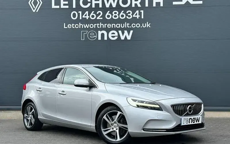 Used Volvo V40 Inscription 122 HP (89 kW) 2019 Hatchback