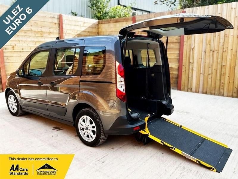 Grey Used 2022 Ford Tourneo Connect MPV | £15,901 (Fair price) - Image 1/3