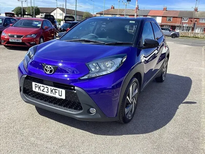 Used Toyota Aygo X 72 HP (52 kW) 2023 Blue SUV