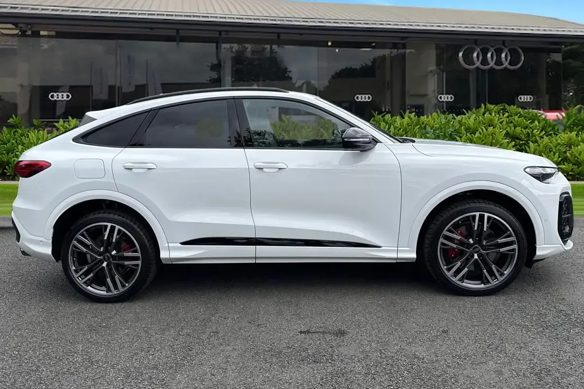 New Audi SQ5 Sportback Black Edition 2026 White SUV