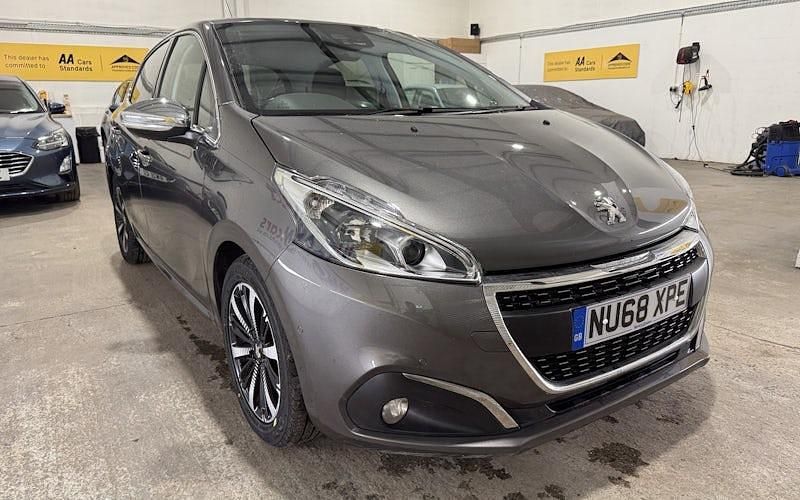 Used Peugeot 208 82 HP (60 kW) 2018 Grey Hatchback
