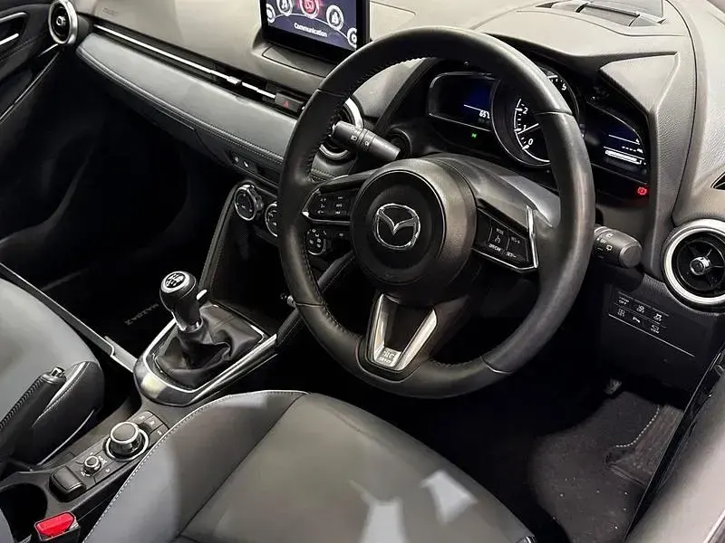 Used Mazda 2 Inclusive 113 HP (83 kW) 2022 Blue Hatchback