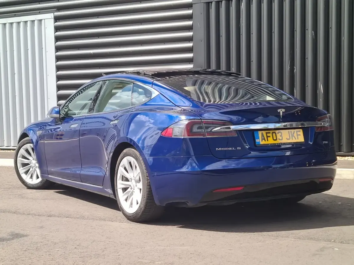 Used Tesla Model S 241 kW (328 HP) 2016 Blue Hatchback