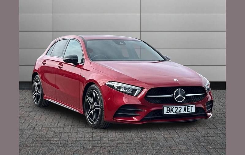 Used Mercedes A180 Executive 134 HP (98 kW) 2022 Red Hatchback