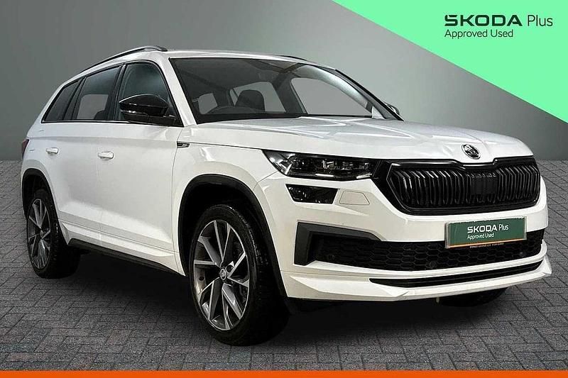 Used Skoda Kodiaq SportLine 150 HP (110 kW) 2022 Moon white metallic SUV