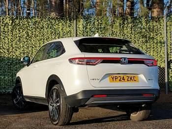 Used Honda HR-V Elegance 131 HP (96 kW) 2024 White SUV