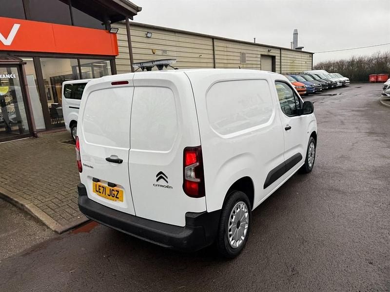 Used Citroën Berlingo 100 HP (73 kW) 2022 White MPV