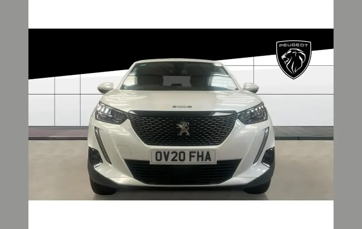 Gebraucht Peugeot 2008 Allure 131 PS (96 kW) 2020 Weiß SUV