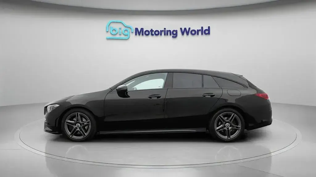 Used Mercedes CLA200 Shooting Brake Executive 163 HP (119 kW) 2023 Black Estate