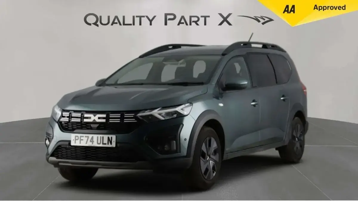 Usado Dacia Jogger Expression 141 CV (103 kW) 2024 Verde Monovolumen