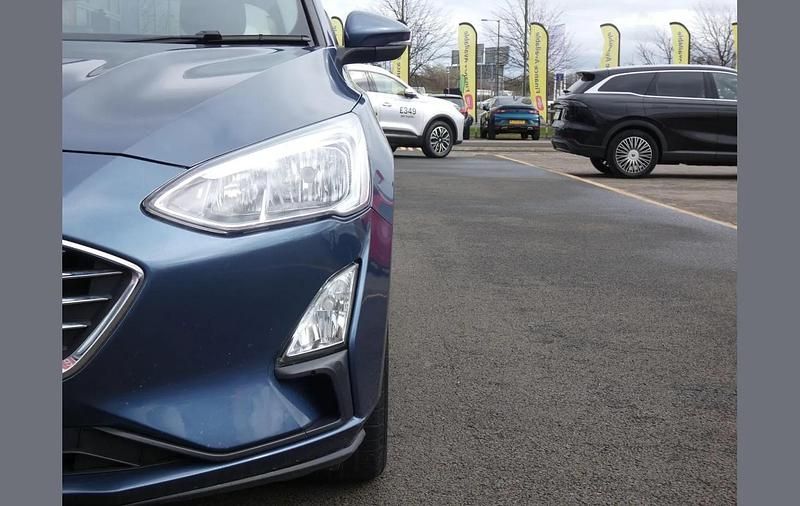 Used Ford Focus Titanium 123 HP (90 kW) 2019 Blue Hatchback