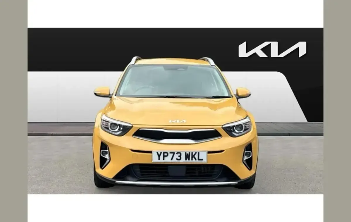Used Kia Stonic 99 HP (72 kW) 2023 Yellow SUV