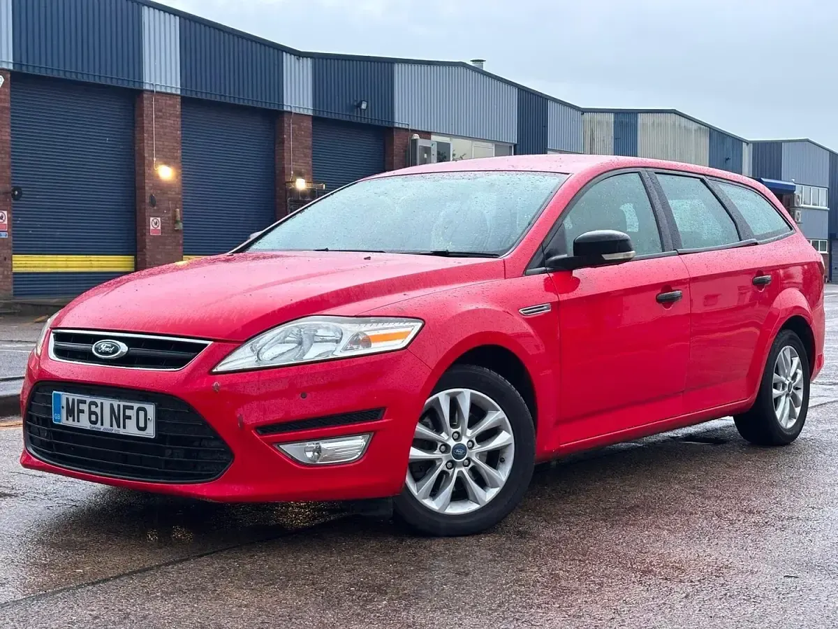 Used Ford Mondeo Zetec 115 HP (84 kW) 2011 Red Estate