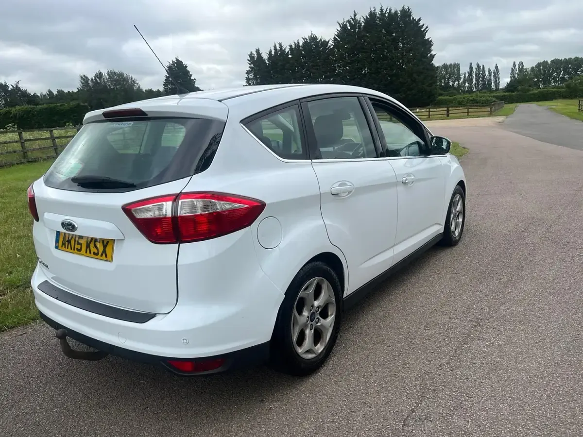 Used Ford C-MAX Zetec 2015 White MPV