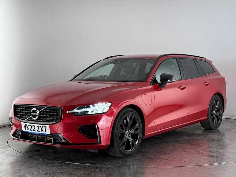 Used Volvo V60 R-Design 349 HP (256 kW) 2021 Red Estate