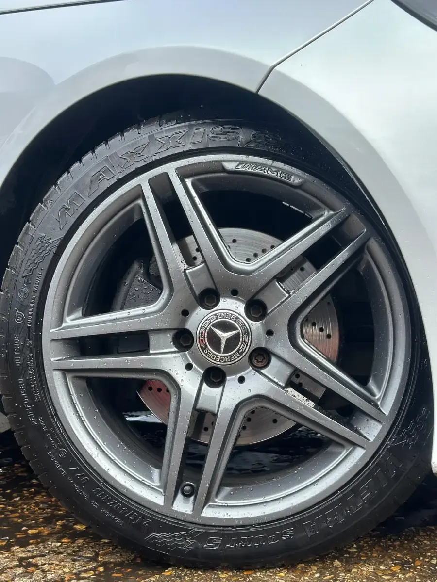Usado Mercedes E220 AMG 2013 Prateado Carrinha