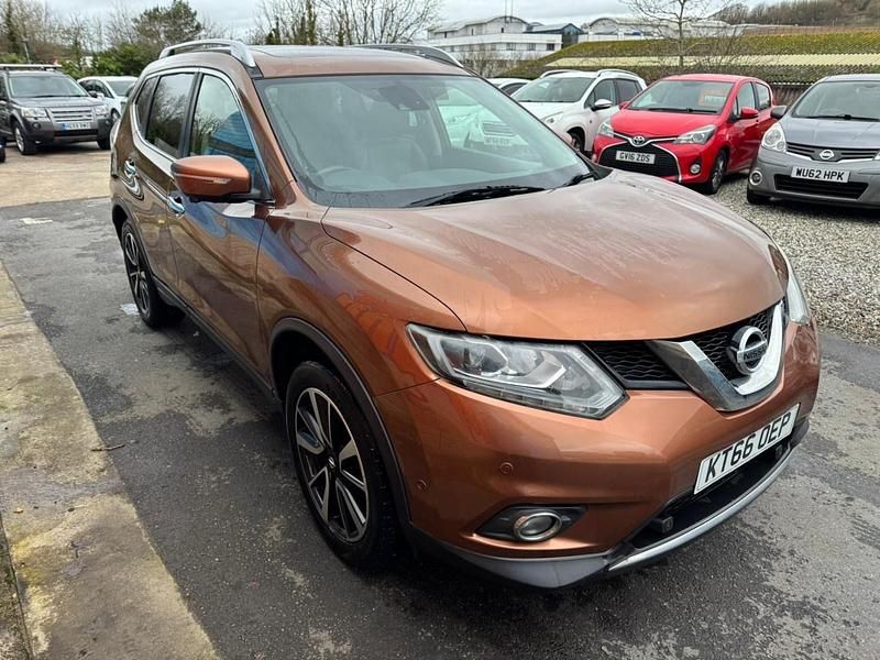 Used Nissan X-Trail Tekna 130 HP (95 kW) 2017 Orange SUV