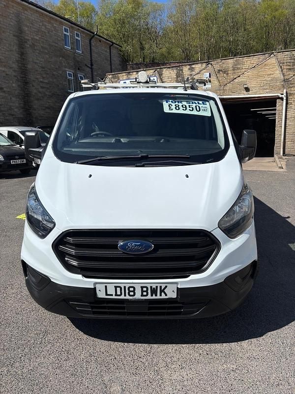 Used Ford Transit Custom 105 HP (77 kW) 2018 White Van