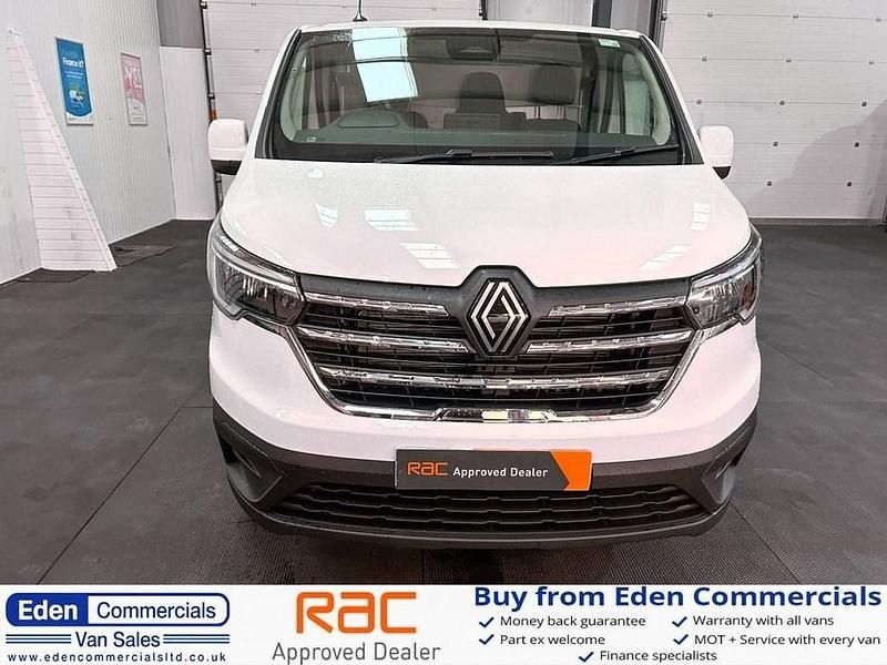 Gebraucht Renault Trafic PE 130 PS (95 kW) 2024 Weiß Van / Kleinbus