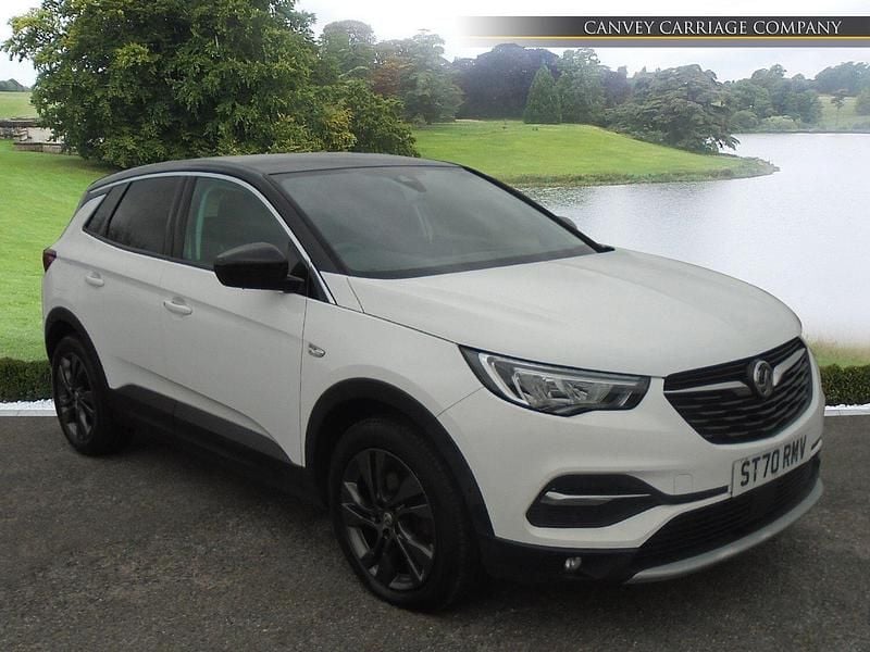 Used Vauxhall Grandland X SRi 130 HP (95 kW) 2020 White SUV