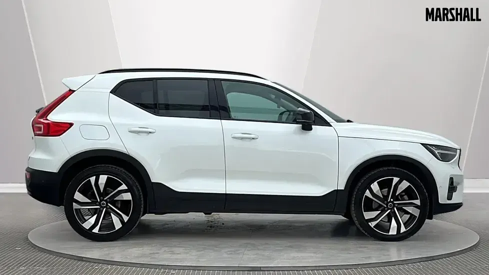 Used Volvo XC40 Ultra 197 HP (144 kW) 2025 White SUV