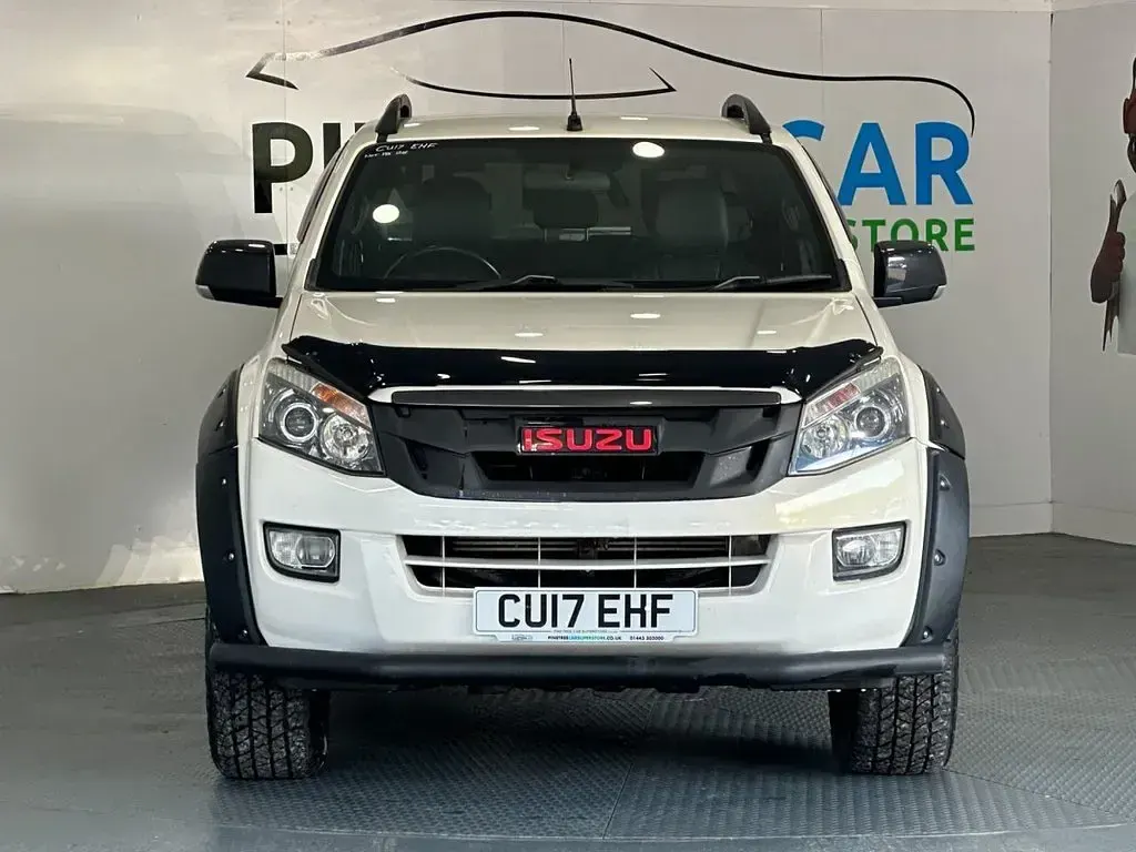 Used Isuzu Pick up 161 HP (118 kW) 2017 White Pickup
