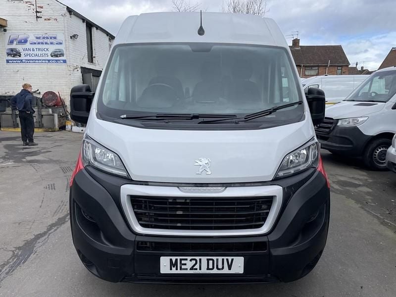 Used Peugeot Boxer 140 HP (102 kW) 2021 White Van
