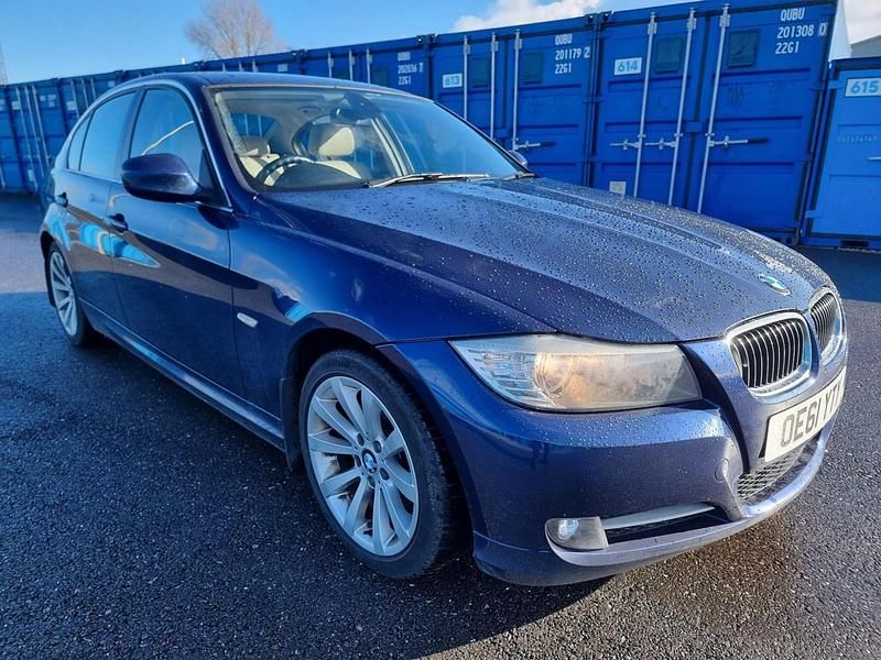 Used BMW 318 Exclusive 2011 Blue Sedan