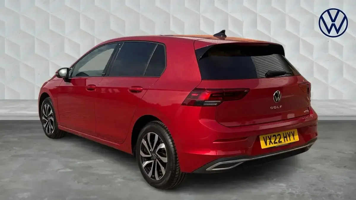 Second-hand VW Golf VIII Active 2022 Roșu Hatchback