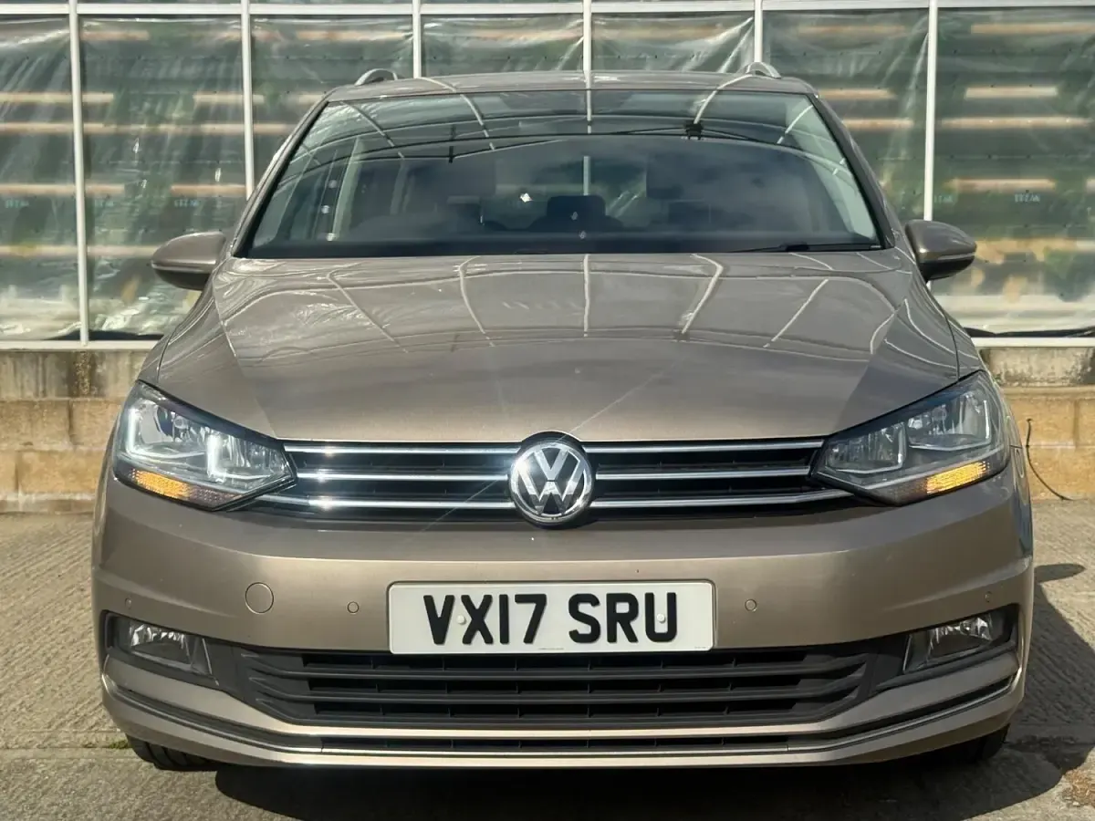 Used VW Touran SEL 150 HP (110 kW) 2017 Beige MPV