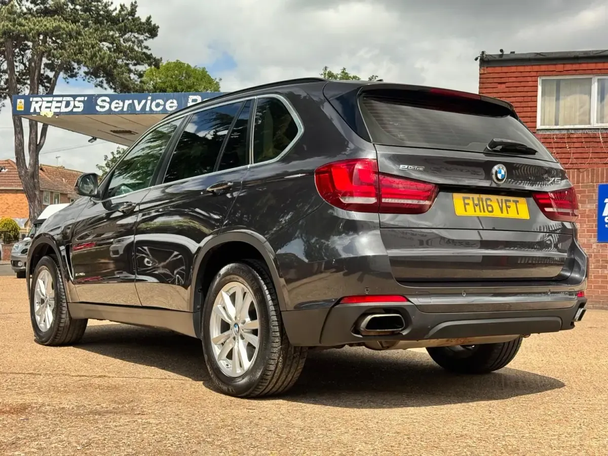 Begagnad BMW X5 Comfort Edition 313 HK (230 kW) 2016 Grå SUV