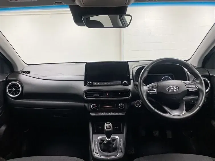 Used Hyundai Kona Premium 120 HP (88 kW) 2022 Grey SUV