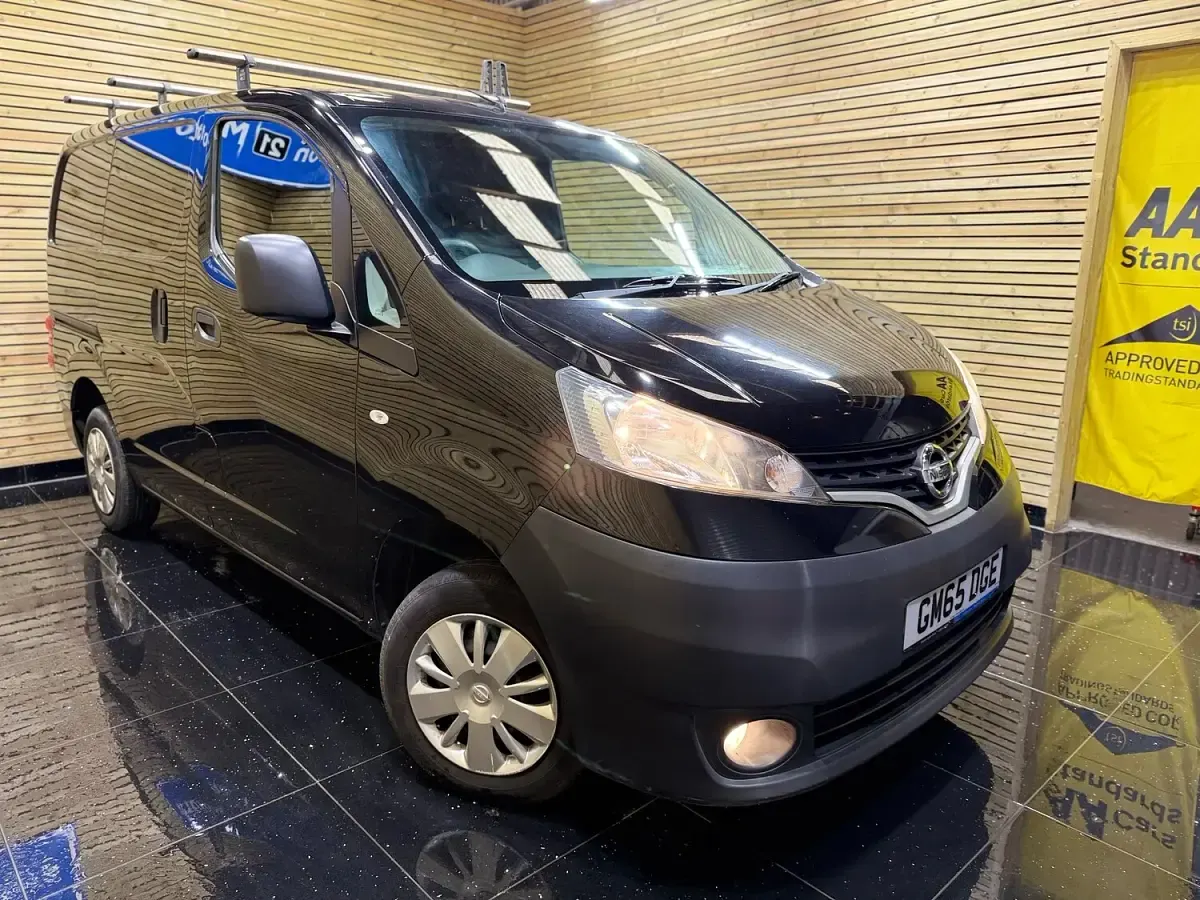 Used Nissan NV200 Acenta 90 HP (66 kW) 2016 Black MPV