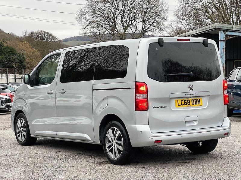 Used Peugeot Traveller Allure 175 HP (128 kW) 2019 Grey MPV