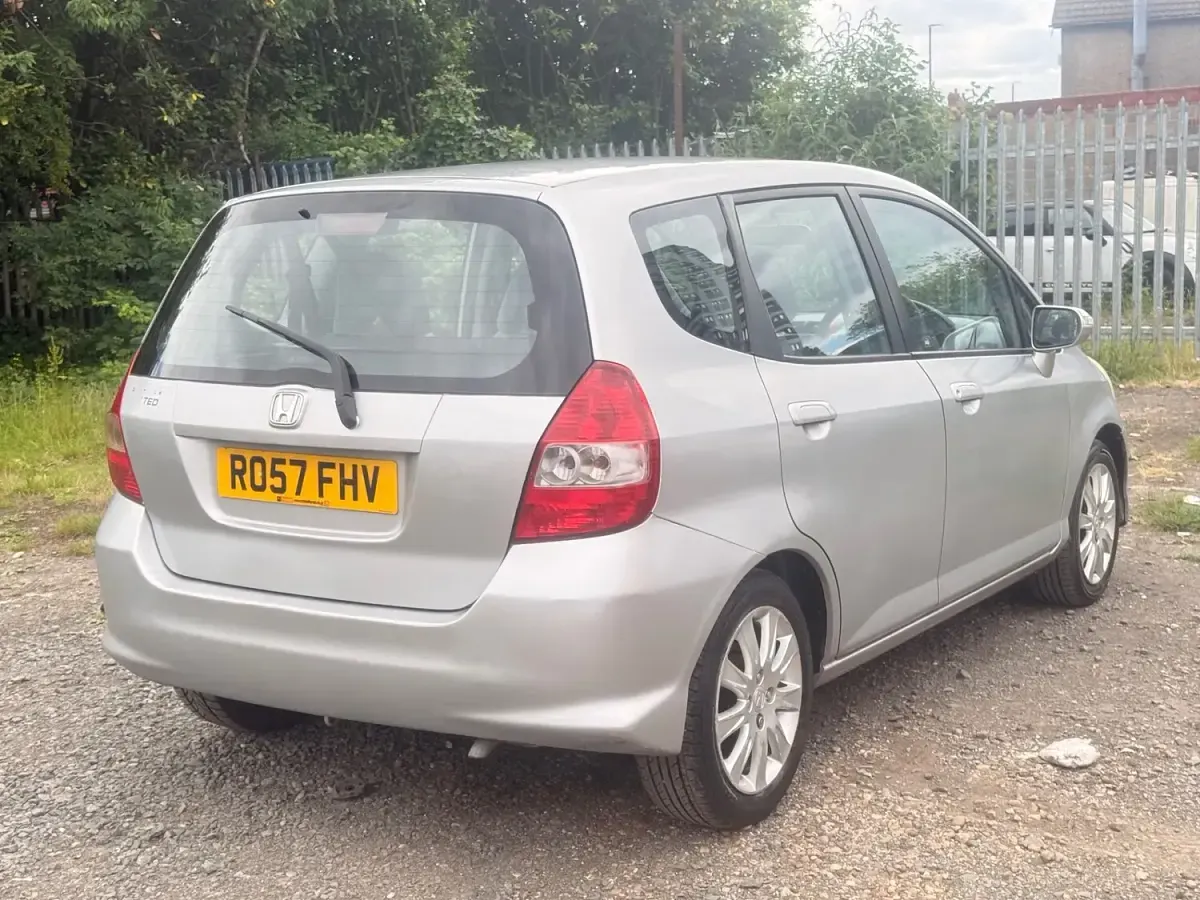 Used Honda Jazz SE 83 HP (61 kW) 2007 Silver Hatchback