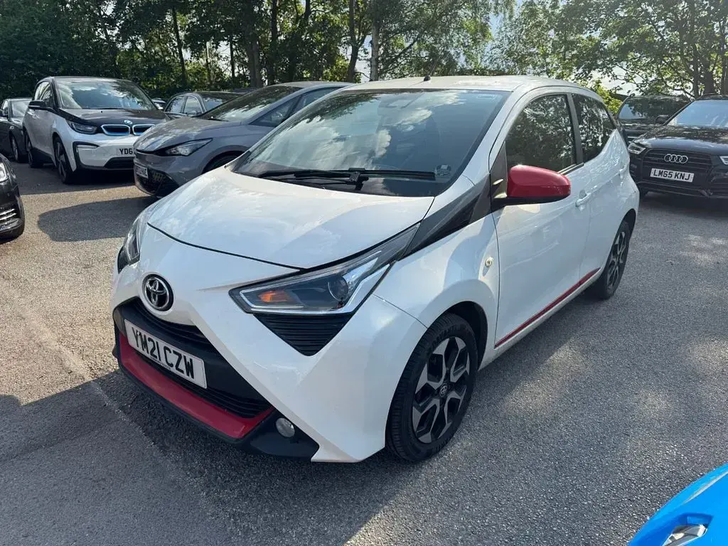 Used Toyota Aygo Trend 72 HP (52 kW) 2021 White Hatchback