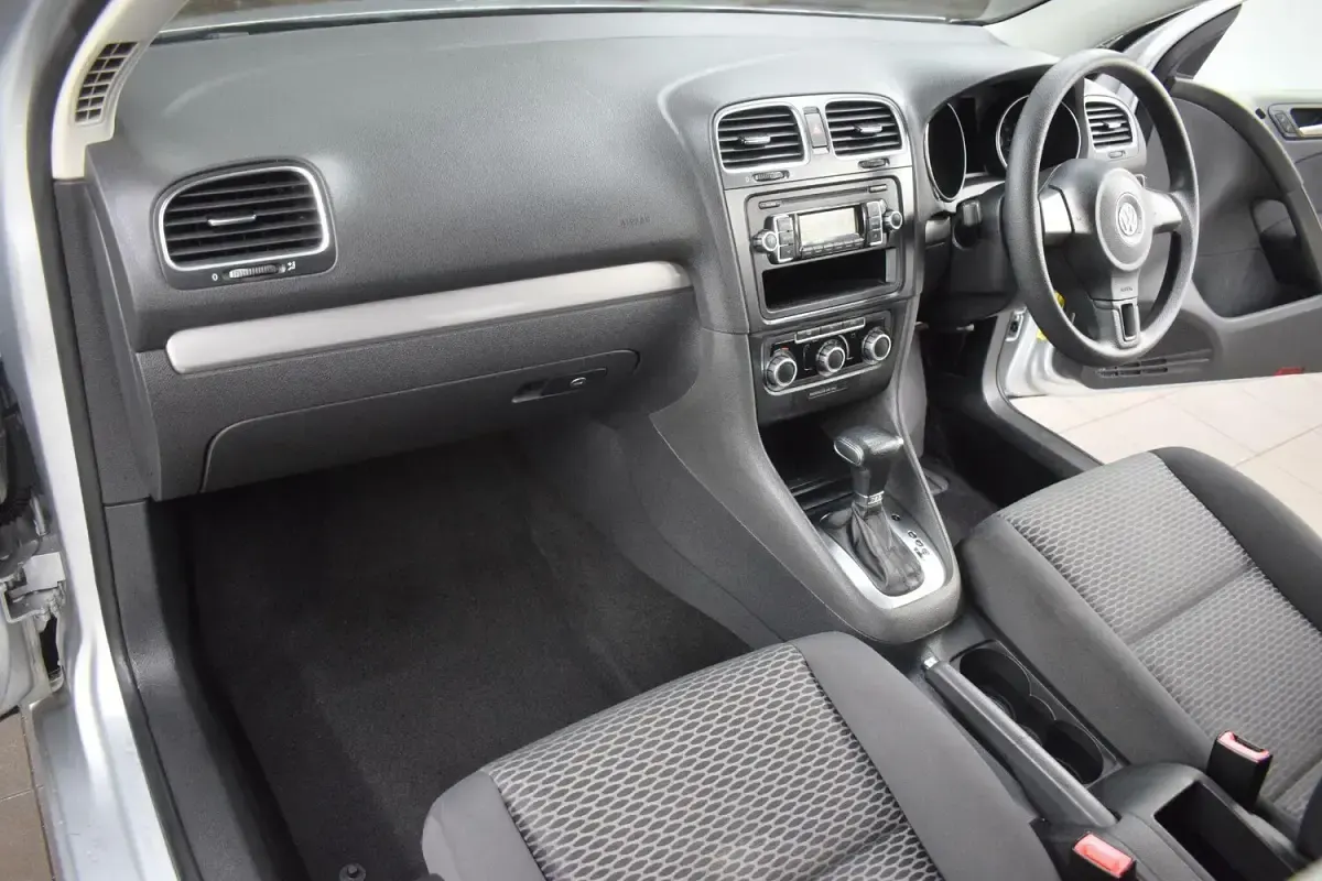 Used VW Golf VI S 122 HP (89 kW) 2010 Silver Hatchback