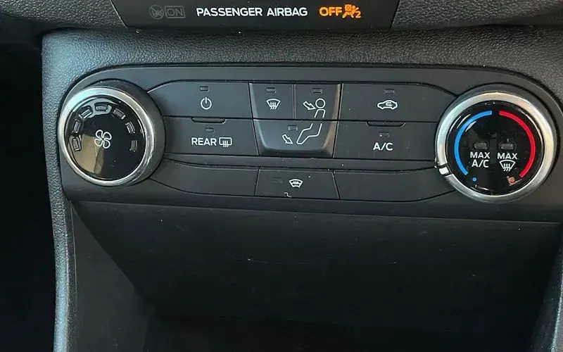 Used Ford Fiesta Zetec 101 HP (74 kW) 2019 Grey Hatchback