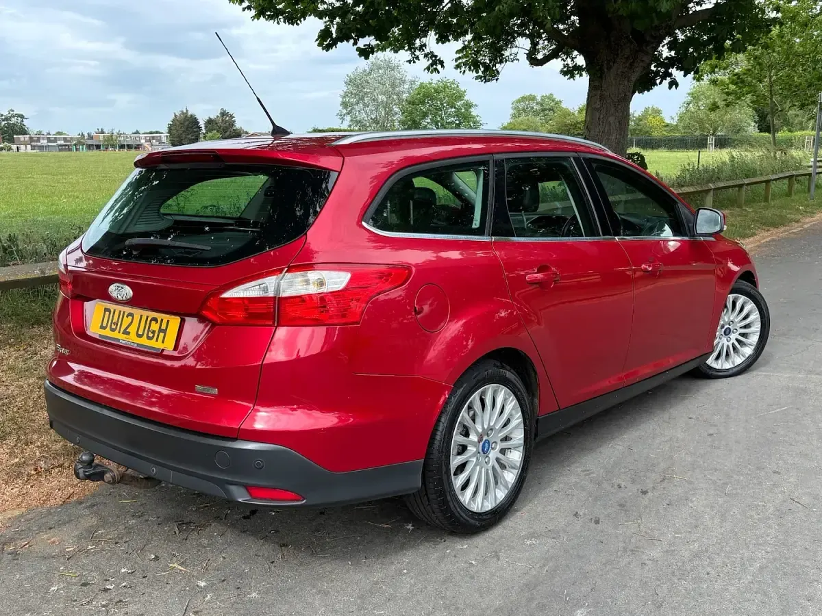 Used Ford Focus Titanium X 115 HP (84 kW) 2012 Red Estate