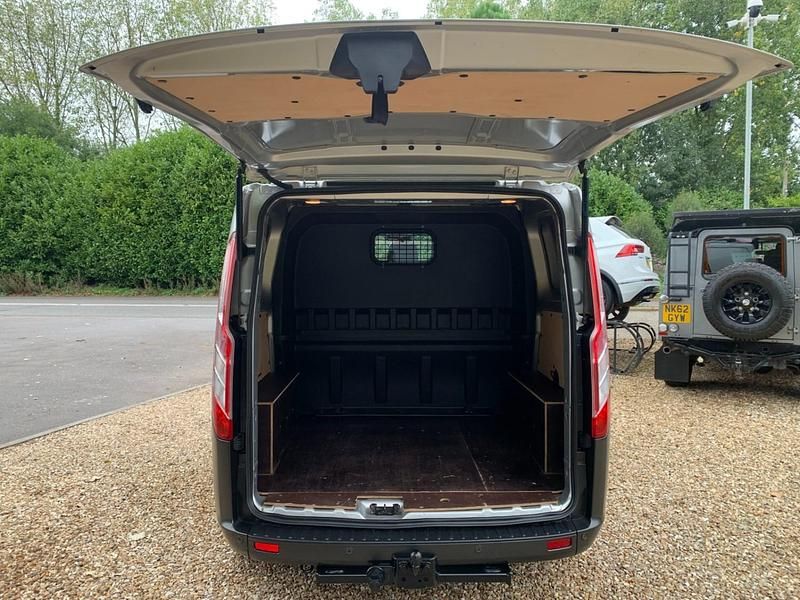 Used Ford Transit Custom 170 HP (125 kW) 2022 Silver Van