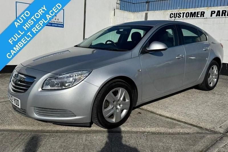 Used Vauxhall Insignia 130 HP (95 kW) 2012 Silver Hatchback